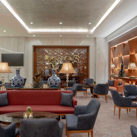 Renaissance Business Bay Hotel, Dubai Luaran gambar The Lounge at the Royal Thai Air Force Museum