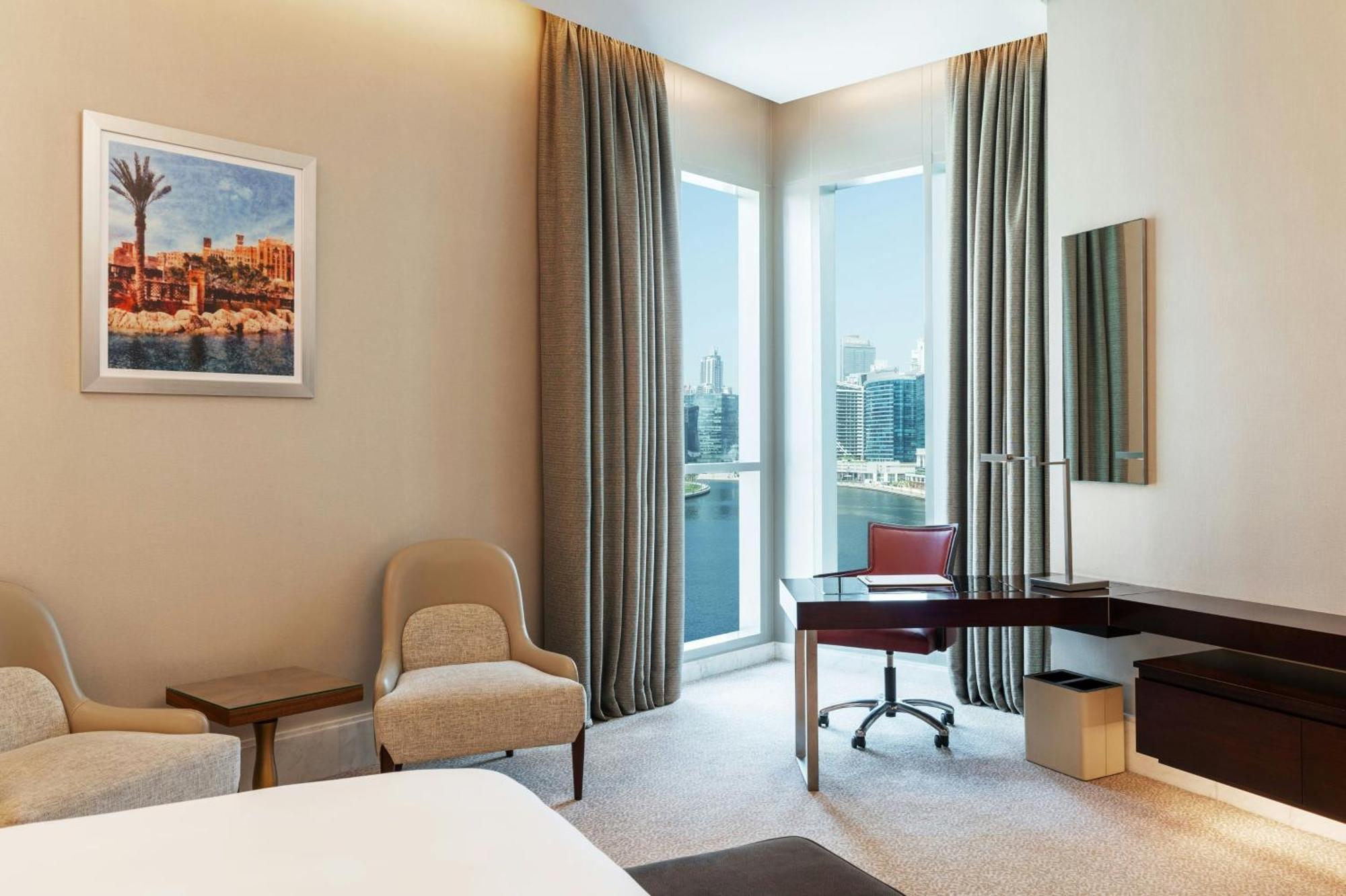 Renaissance Business Bay Hotel, Dubai Luaran gambar A room at the hotel