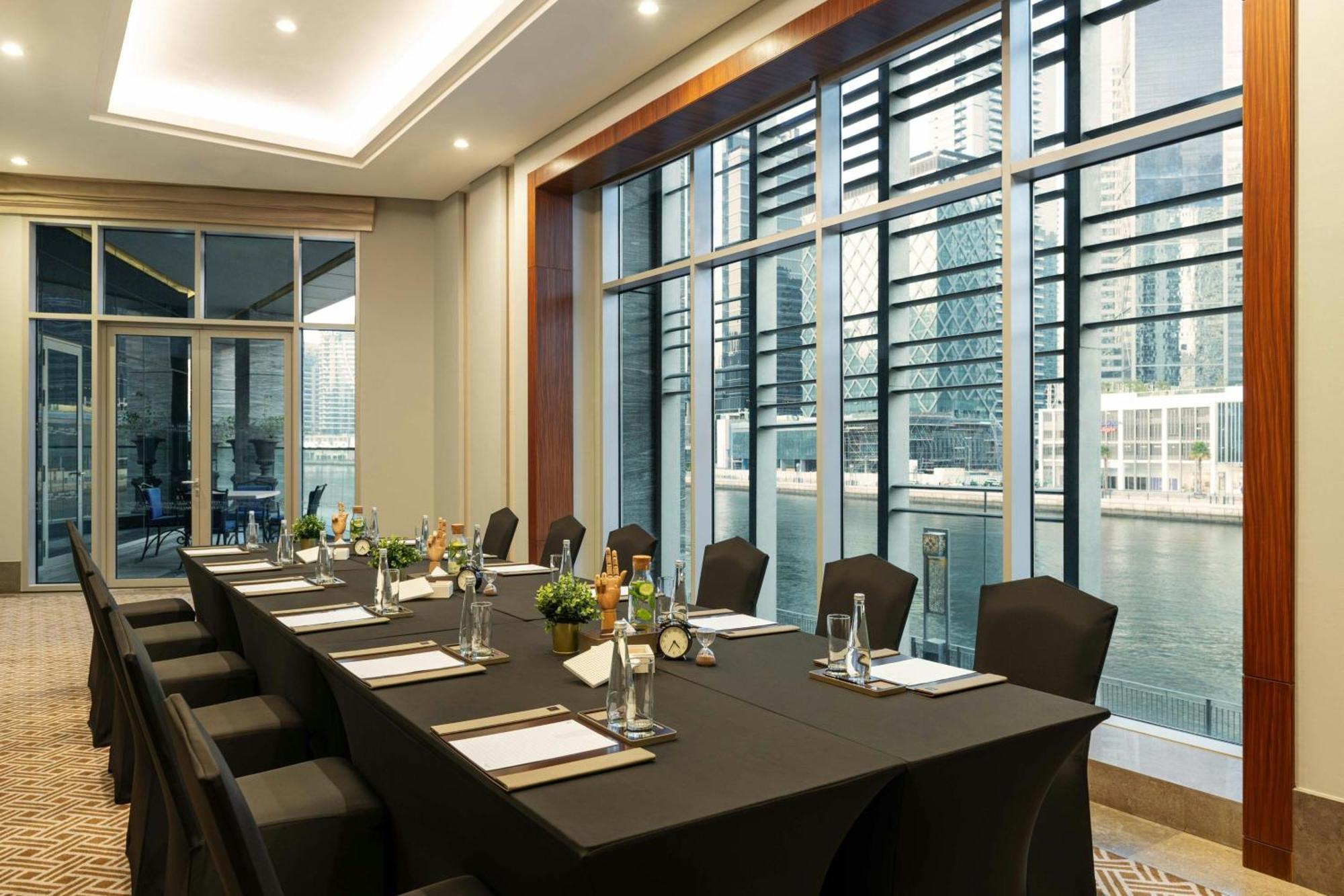 Renaissance Business Bay Hotel, Dubai Luaran gambar Meeting room