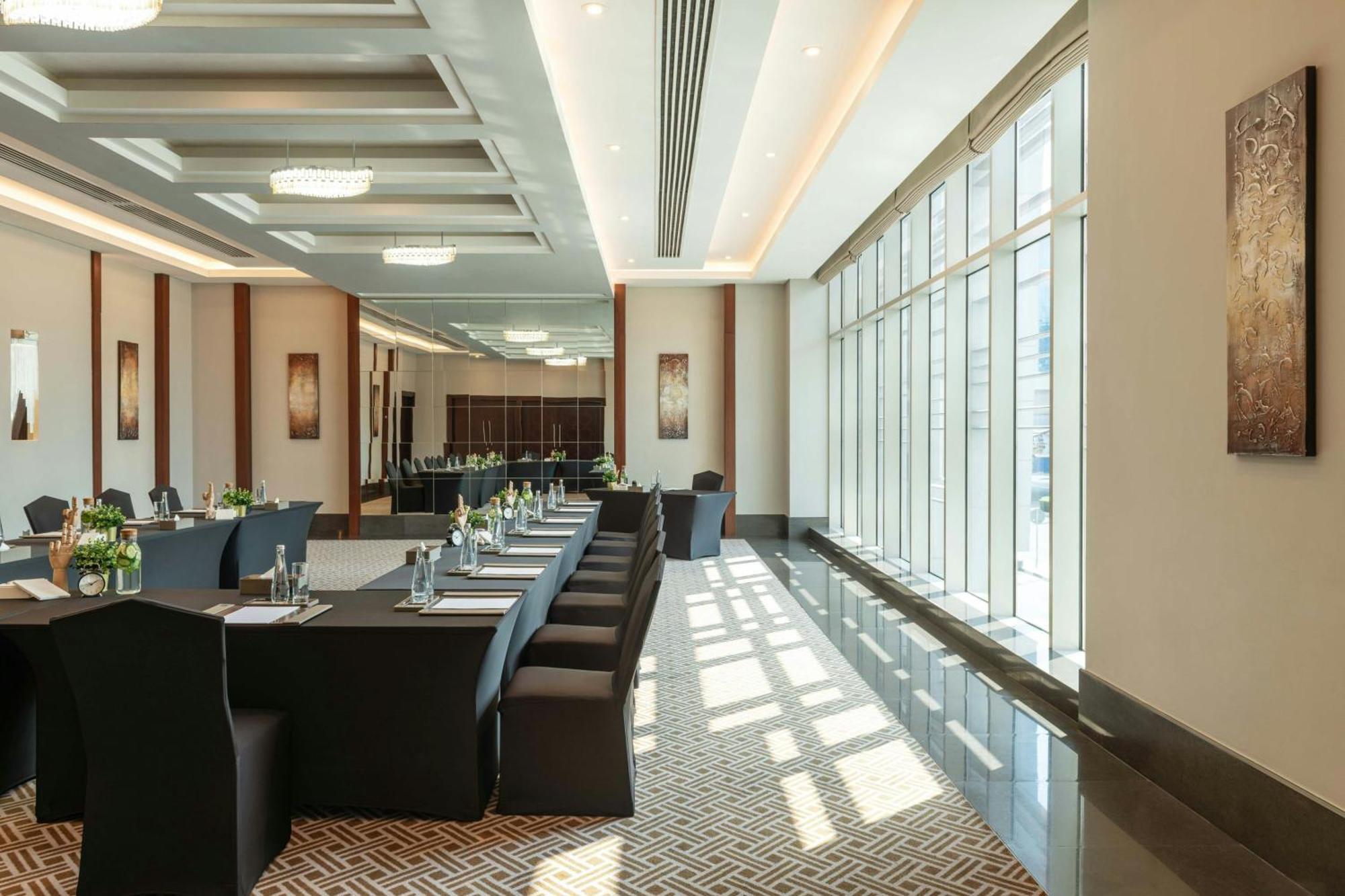 Renaissance Business Bay Hotel, Dubai Luaran gambar Meeting room