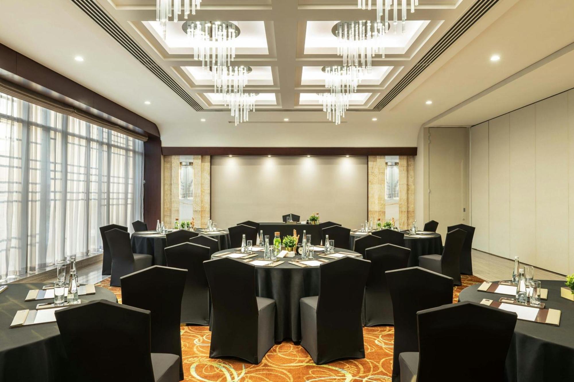 Renaissance Business Bay Hotel, Dubai Luaran gambar Meeting room